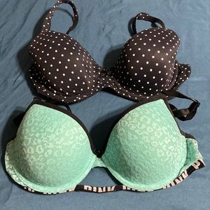 2 Victoria’s Secret/pink bras